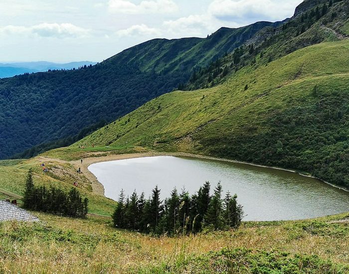 Lacul Vulturilor, Munții Siriu (Carpații de Curbură) — Elementor