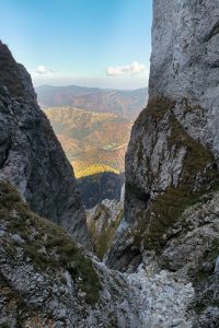 Piatra Craiului. Traseu Plaiul Foii - La Lanțuri - Vf. La Om - Peștera